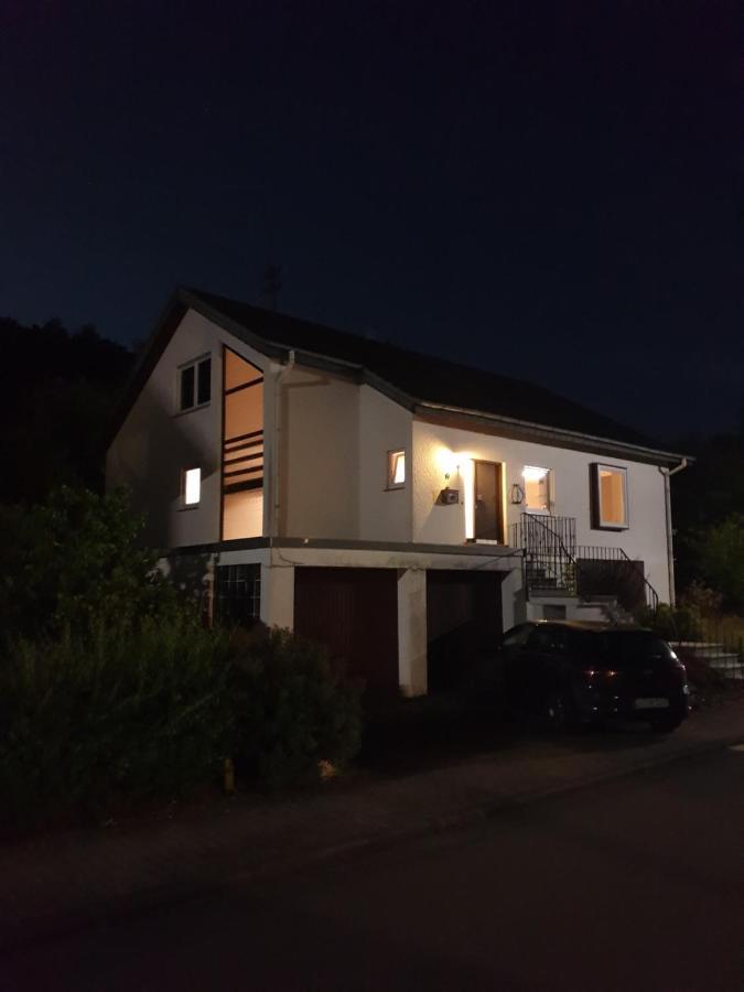 Andinas Ferienwohnung In Ruhiger Lage Direkt Am Wald Wilnsdorf Dış mekan fotoğraf